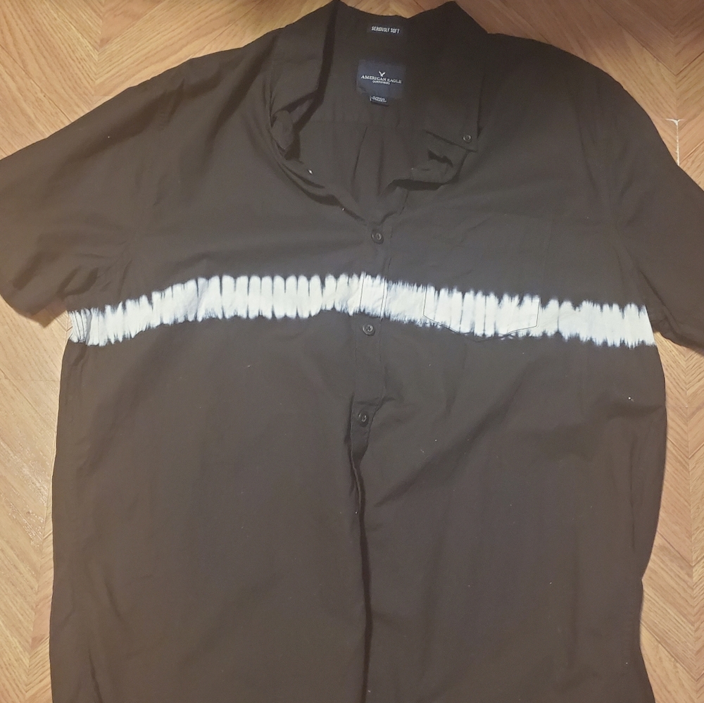 American eagle buttin down shirt